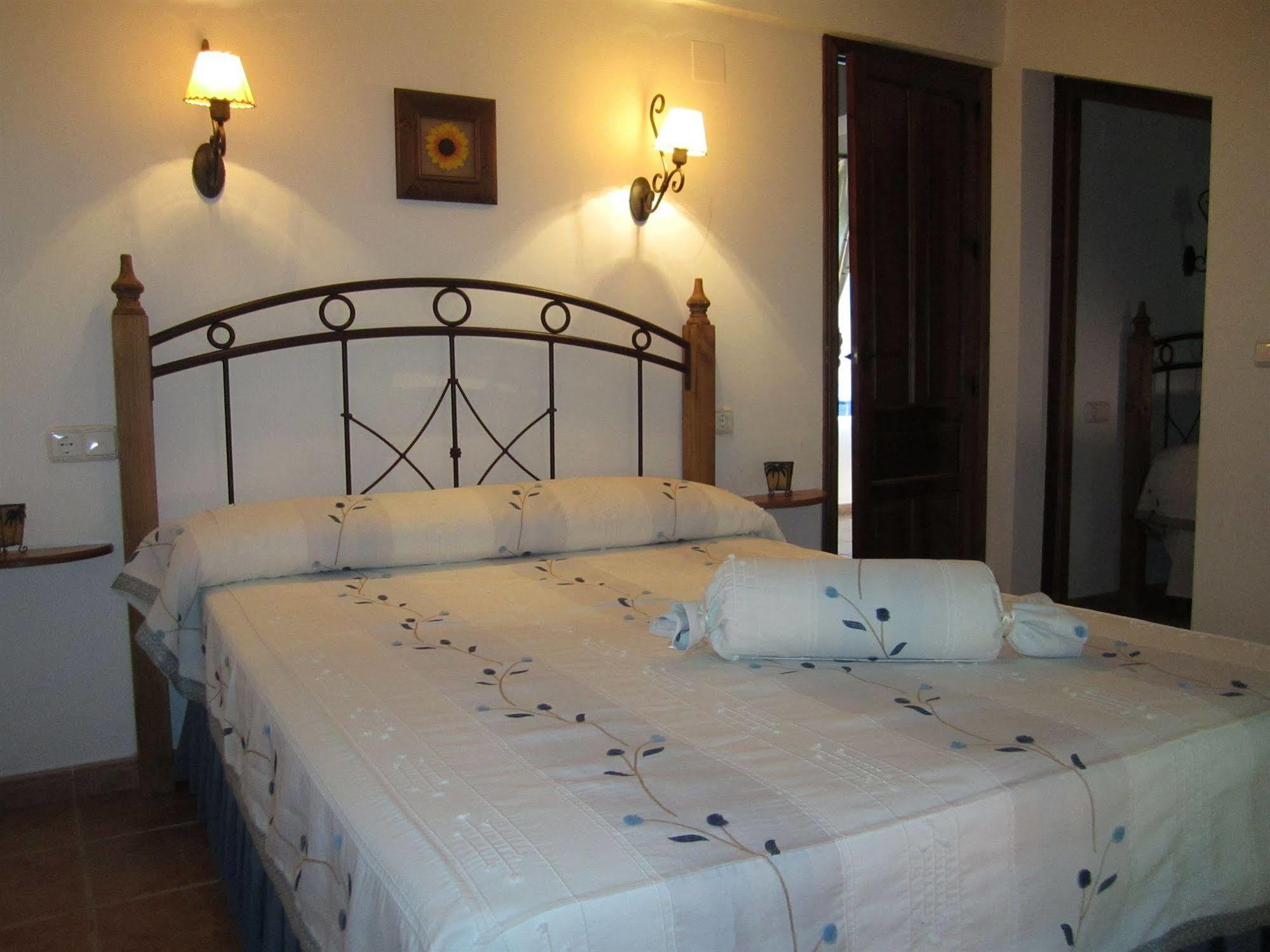Posada El Camino Almonaster Almonaster la Real Εξωτερικό φωτογραφία
